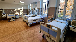 Torino - Bambina tolta alla madre dopo la nascita: il padre biologico la disconosce, lei lo querela per stalking