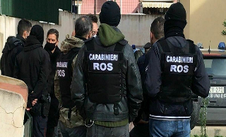 Torino - Sequestrata la sede del movimento "Avanguardia Torino": accuse di apologia del fascismo e istigazione all’odio