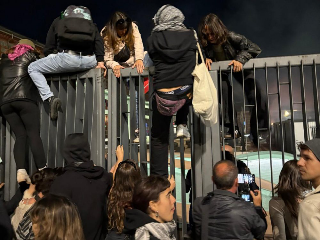 Torino - Scontri e devastazioni al corteo pro-Palestina a Torino: assaltate le OGR