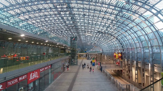 Torino - Corteo per Gaza: bloccati i binari a Porta Susa, treni in tilt per ore