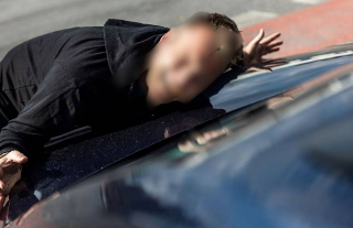 Torino - Finge di essere investito per farsi dare soldi: 36 episodi contestati a un 60enne