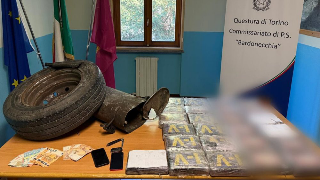 Bardonecchia - Furgone carico di cocaina fermato al confine: sequestrati 29 chili di droga, due arresti