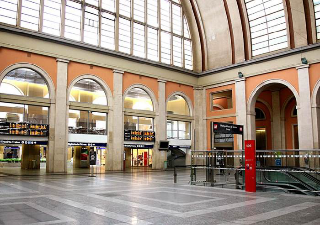 Torino - Condannato a cinque anni e otto mesi per violenza sessuale su minore alla stazione di Porta Nuova