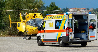 Bosconero - Salvato dal figlio: 50enne ha un malore per una puntura di vespa e finisce in un canale