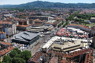 Torino - Weekend bollente e blackout in città, disagi a Porta Palazzo